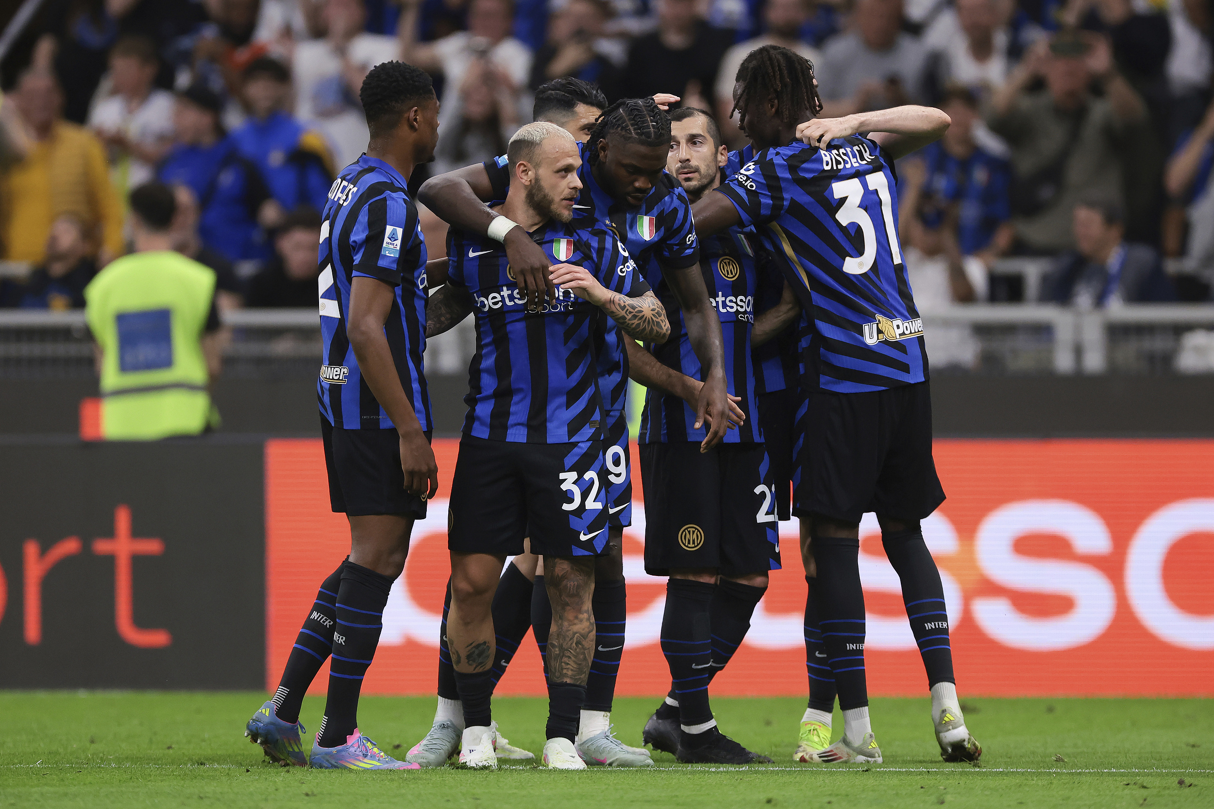 九游中国包含成都蓉城迎来里程碑备战西甲今夜拉齐奥备战NBA总决赛之后，罗马加时末段回应争议的词条